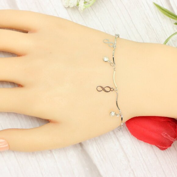 "Trendy Handmade Bracelet – A Thoughtful Gift for Girls & Women | UNVRC1017 - Picture 1 of 10